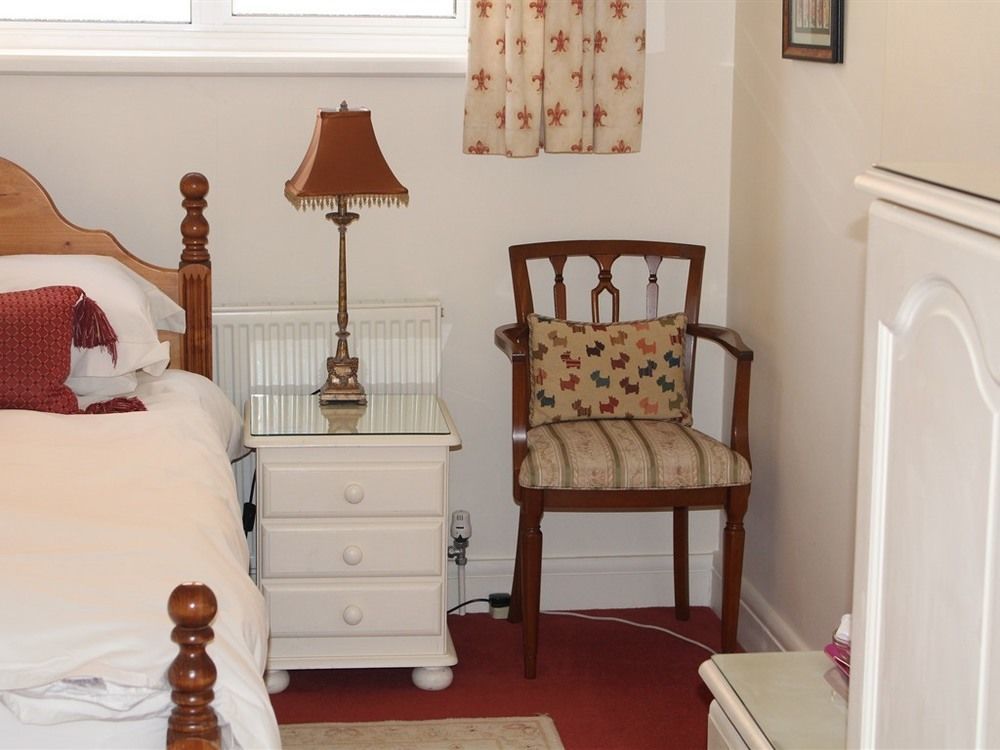 Laurels Guesthouse Уитни Экстерьер фото