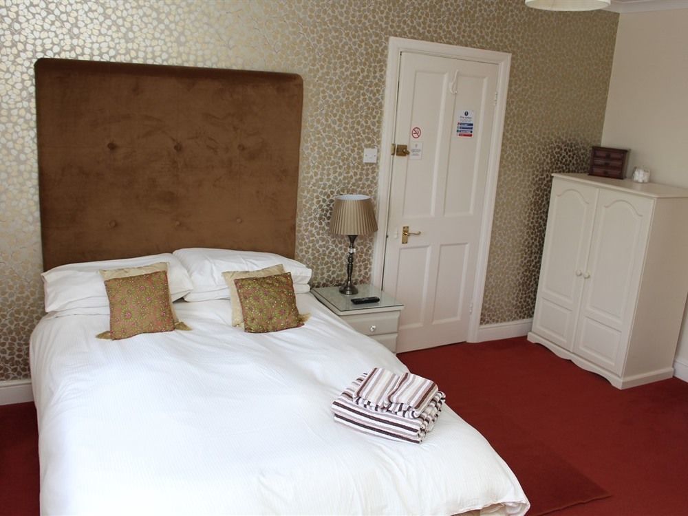 Laurels Guesthouse Уитни Экстерьер фото