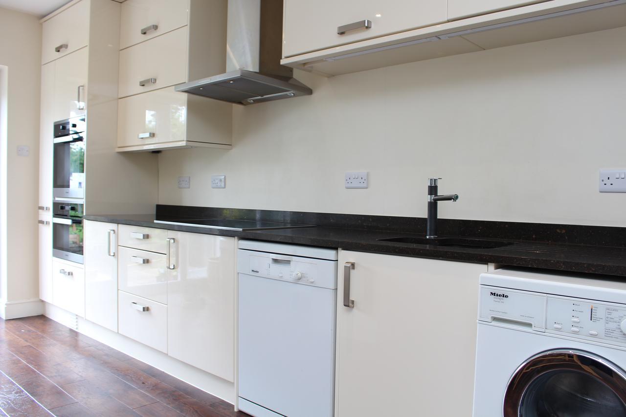 Laurels Guesthouse Уитни Экстерьер фото