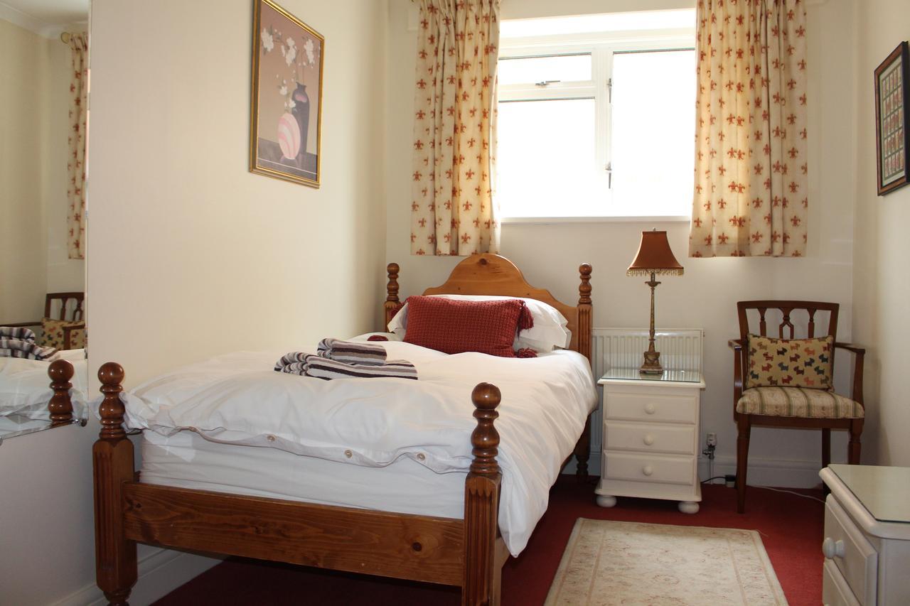 Laurels Guesthouse Уитни Экстерьер фото